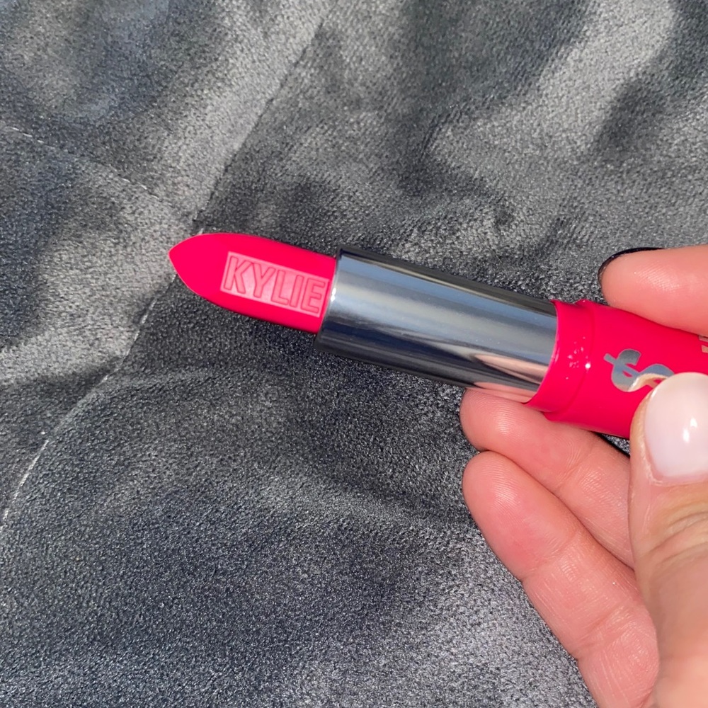 Kylie Cosmetics lipstick